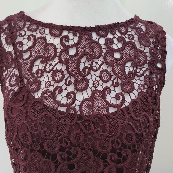 White House Black Market Size S Burgundy Sleeveless Lace Overlay Tank Top - Picture 2 of 9